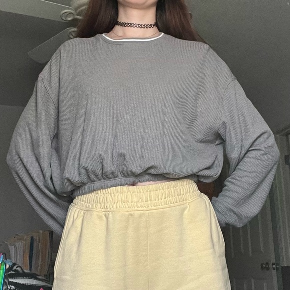 🎶 Grey Waffle Knit Long Sleeve - Picture 2 of 5